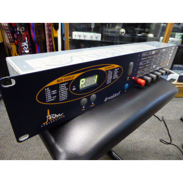 Monophonic rack mount synthesizer featuring three digitally controlled analogue oscillators and an analogue filter (cloned from the Moog Source filter)<br /><br />Two Low Frequency Oscillators, only one of which is multi waveform.&nbsp;<br />Two ADSR envelopes.<br />99 patch memory.<br />Fully-featured arpeggiator.&nbsp;<br />Stereo outputs<br />6 knobs for patch editing and a button to cycle through the different sections of the editing matrix.&nbsp;<br /><br /><br />