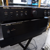 <p>Quaality pre-amp and power amp combination from this well-reputed manufacturer.</p><p>Powerful, smooth sound with excellent detail.</p><p>The power amp is conservatively-rated at 70w per channel RMS at 8 ohm.</p><p>The pre-amp has 5 pairs of line-level inputs, two tape outputs and two pairs of main outputs.</p><p></p><p></p>