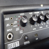 <p>Quality entry-level practice guitar amplifier with built-in effects and amp models.</p><p>Great condition.</p>