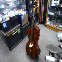 <p>Great learner cello from this well-reputed manufacturer.</p><p>1/4 size.</p><p>An excellent choice for beginners.&nbsp;</p><p></p>